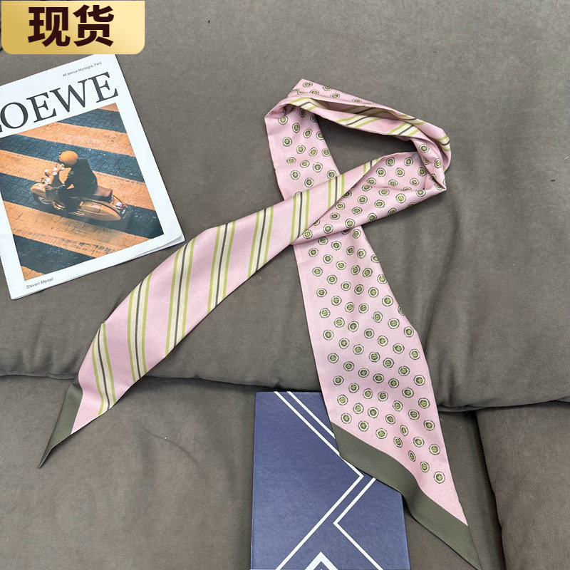 现货VC拍粉大衣随手买的粉围巾好看不用多说 RN254193,服饰配件/皮带/帽子/围巾,汉服服配,淘宝优惠券,粉丝福利购,淘宝优惠卷