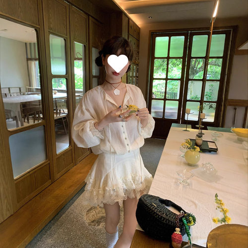 美   清雅诗篇浪漫蕾丝花边肌理感绑带衬衫短裤套装