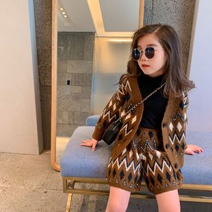 2025春秋新款童装1-3岁4女童复古针织毛衣开衫+短裤2件套洋气套装