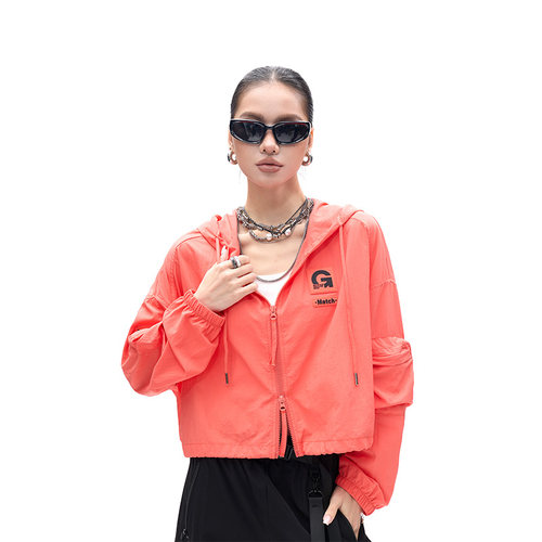 拓谷街头风连帽短款外套女显瘦