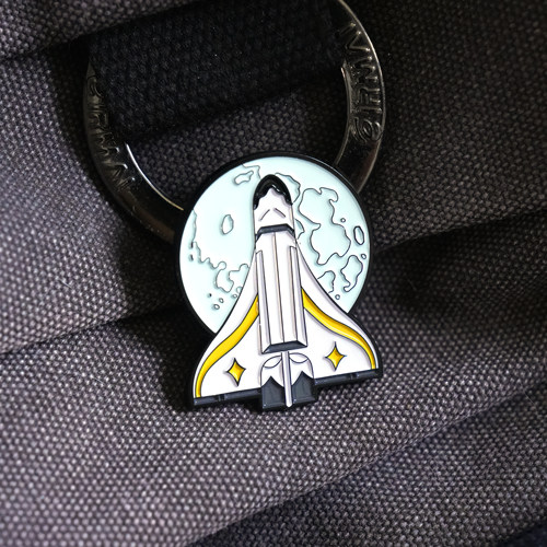 最后生还者2周边1:1复刻版金属徽章艾莉背包徽章火萤项链