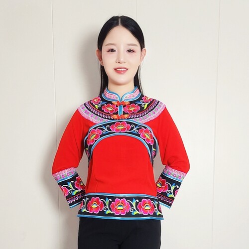 滇七彩彝族绣花单衣红色宝蓝