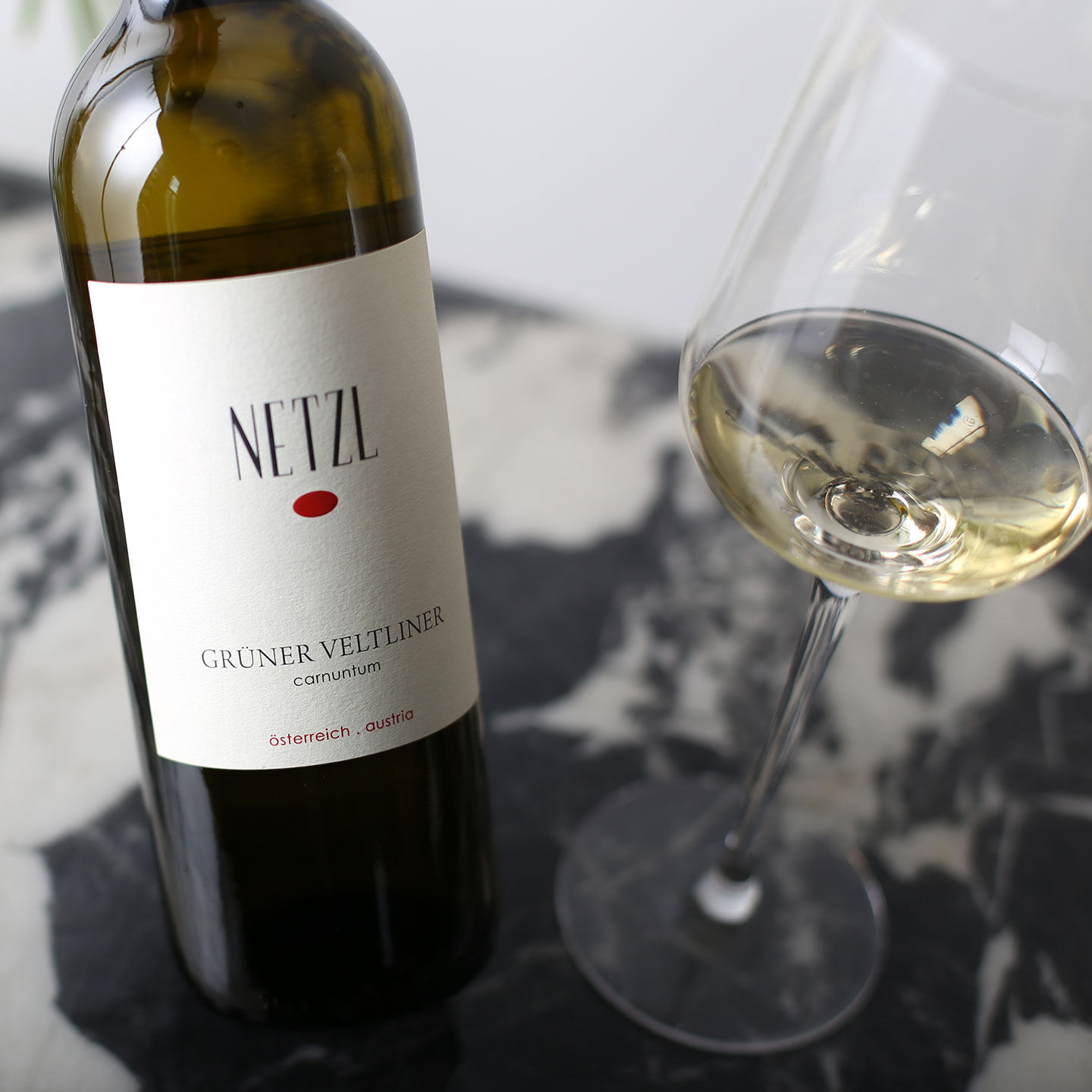 女性酿酒师的温柔魔法 灵动俏皮优雅 草本香气 奥地利干白葡萄酒