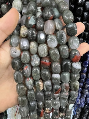 13*18mm天然鸡血石不定性随形散珠半成品diy手工串珠手链项链配件