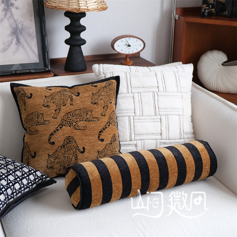 中古风抱枕豹子靠包沙发靠垫轻奢法式新中式复古靠枕腰枕圆柱枕