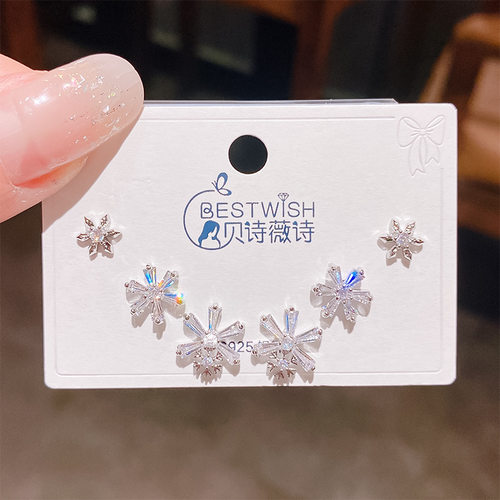 实拍夏季新设计银针雪花aaaa锆石耳钉 感简约精致花朵小耳钉套装