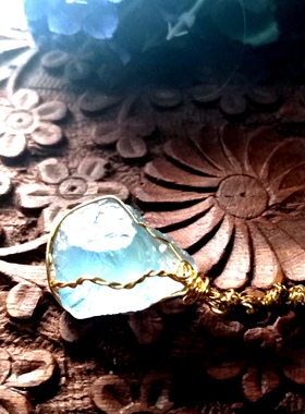 福百瑞珠宝 天然浅蓝萤石原石缠绕手作蜡绳吊坠