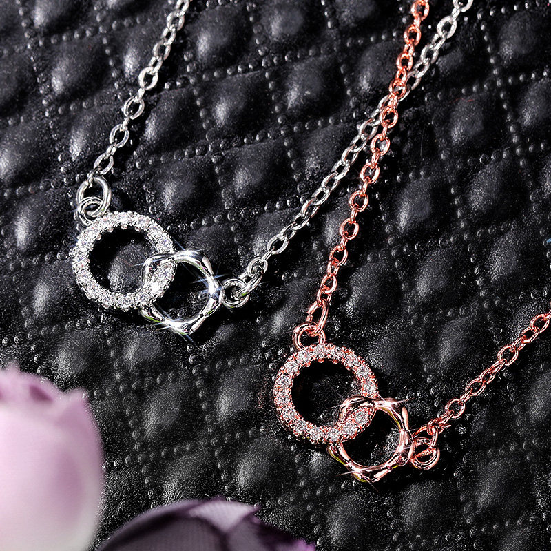 delicate women pendant necklace with shiny  fashion