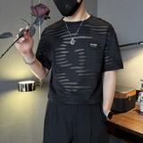 黑色