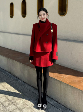 轻奢极简风红色围巾领毛呢套装女小香风双排扣外套半身裙两件套