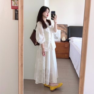 白色刺绣七分袖上衣半身裙套装女夏季新款温柔风气质显瘦两件套