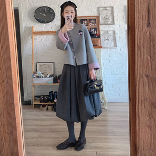 千金感灰色立领毛呢外套女秋冬装小个子撞色滚边气质通勤呢子大衣