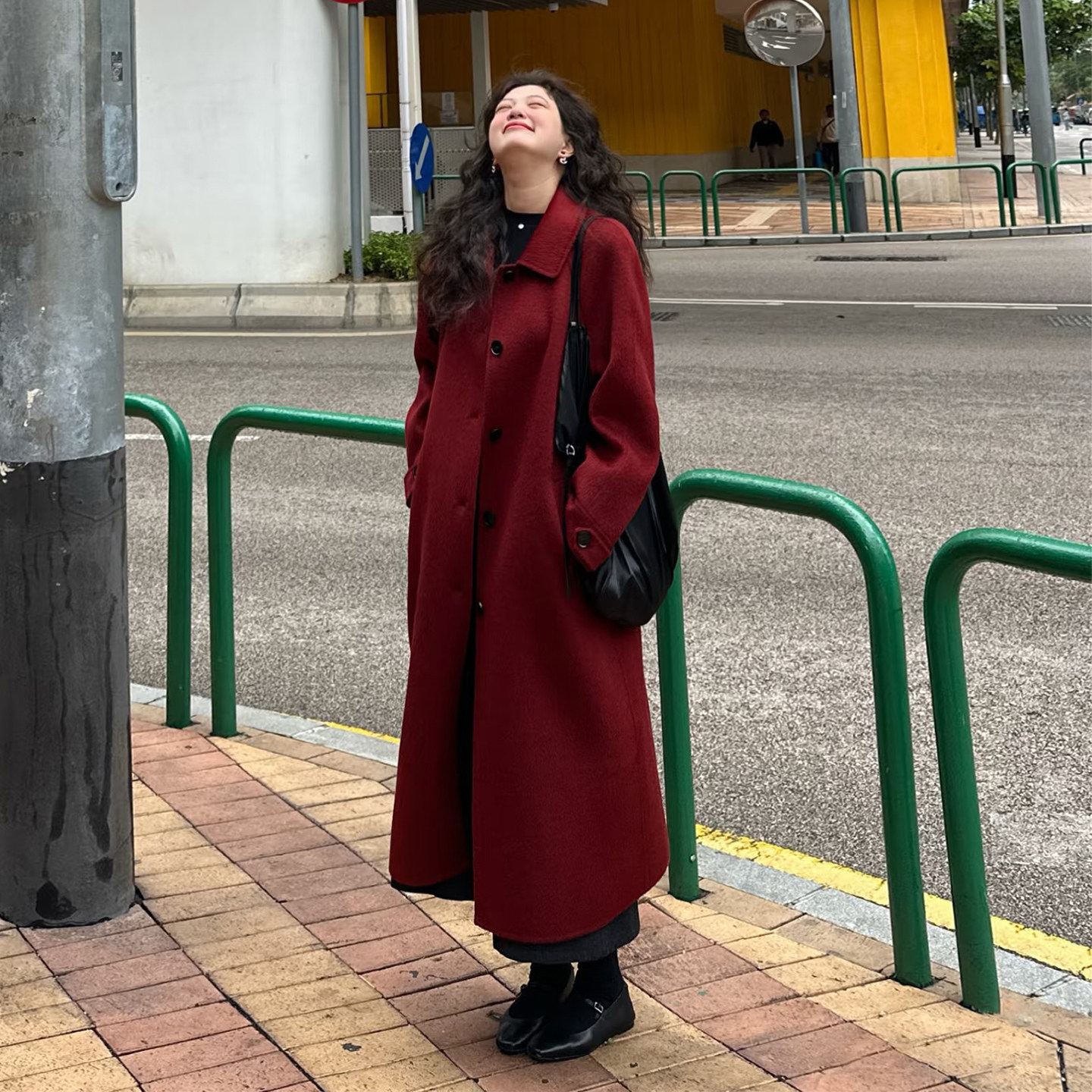 氛围感红色翻领单排扣毛呢外套女中长款高级感气质通勤呢子大衣