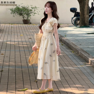 法式复古V领碎花短袖连衣裙女夏季新款小个子收腰修身显瘦A字长裙