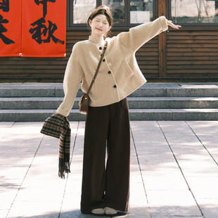 慵懒风米黄色短款毛呢外套女秋冬新款单排扣宽松百搭显瘦呢子上衣