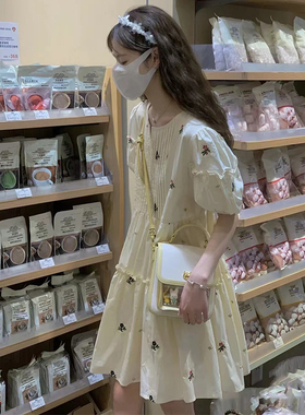 清仓款甜美学院风小个子白色刺绣碎花连衣裙女2022夏季新款娃娃裙
