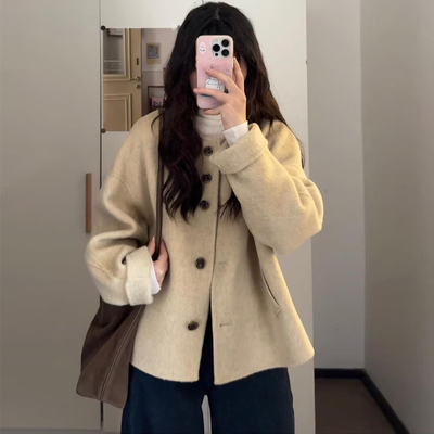 韩系浅黄色单排扣圆领毛呢外套女