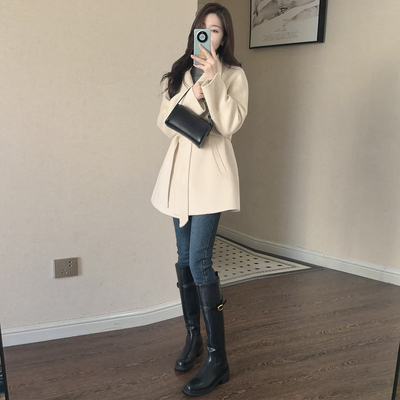 极简风大翻领米白色毛呢外套韩版