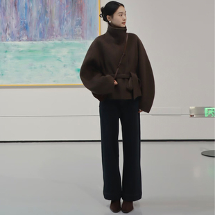 老钱风高领系带毛呢外套女秋冬短款小个子收腰高级感棕色呢子大衣