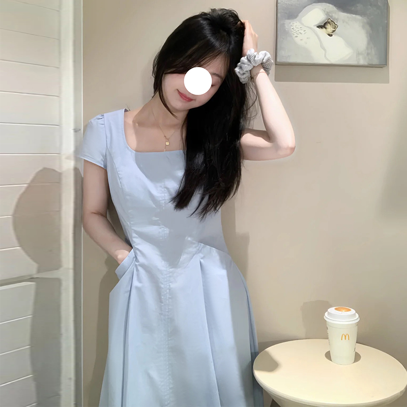 法式通勤设计感蓝色方领连衣裙