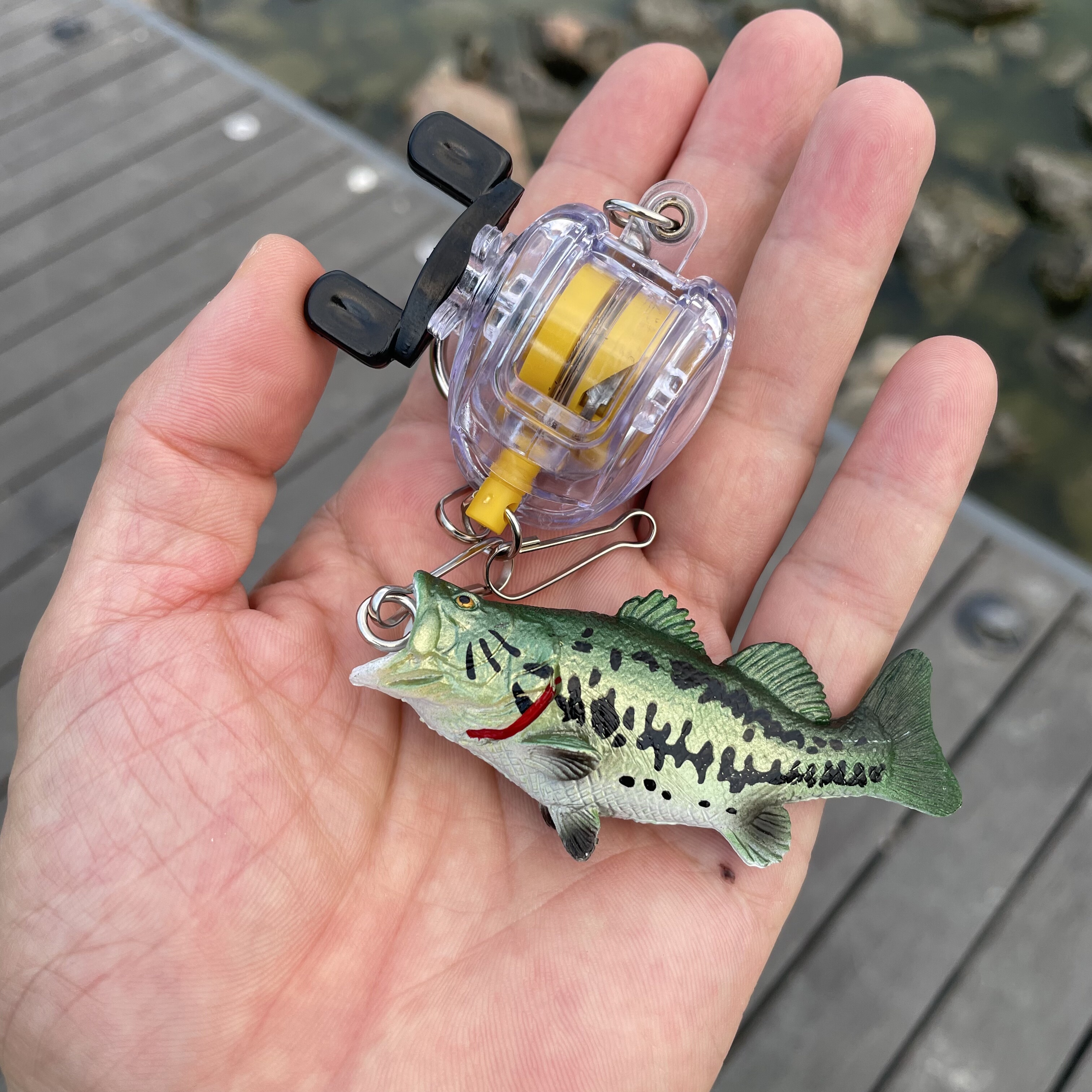 【路亚周边】迷你路亚轮+仿生鲈鱼模型套装 定制挂件纪念品礼物