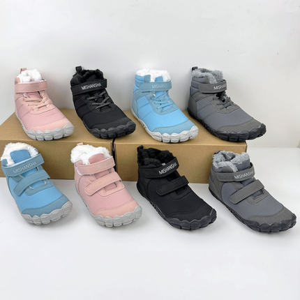 外贸出日本男女童4E宽楦加厚绒保暖棉鞋轻量化防滑耐磨户外雪地靴