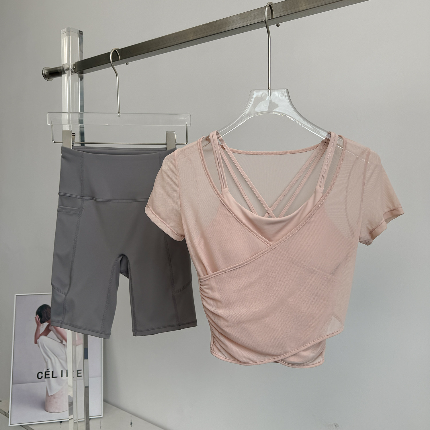 瑜伽服套装女夏薄款带胸垫显瘦普拉提训健身服跑步运动骑行训练衣图片