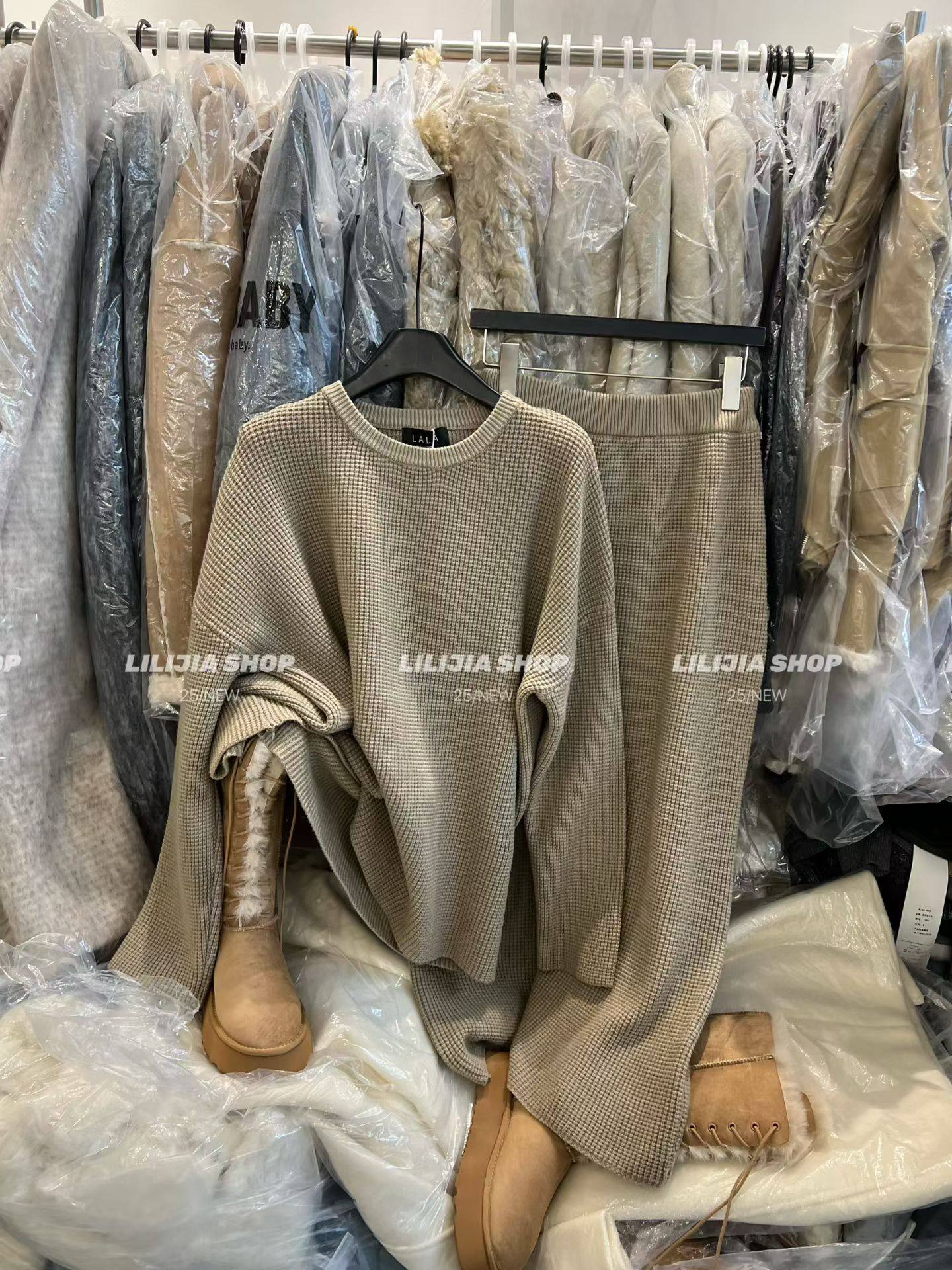 MIDO家 2025秋冬新款时尚百搭圆领宽松针织衫+高腰显瘦半身裙套装,女装/女士精品,时尚套装,淘宝优惠券,粉丝福利购,淘宝优惠卷