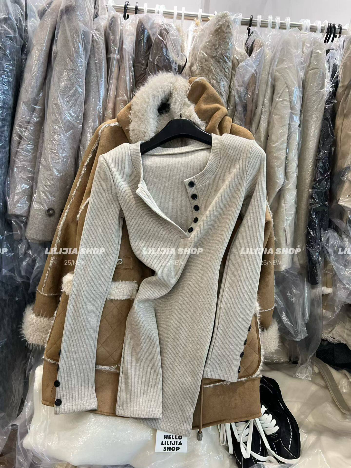 MIDO家 纯欲性感辣妹扣子针织连衣裙女收腰显瘦内搭加绒打底短裙