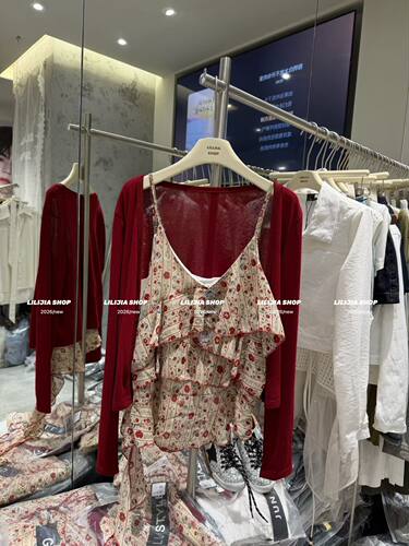 MIDO家 2026夏季新款韩版雪纺红碎花小吊带女红色开衫两件套套装