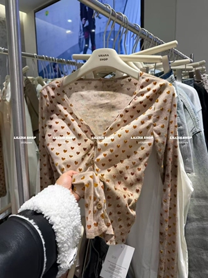 MIDO家 2026新款韩版时尚百搭显瘦爱心印花长袖t恤女设计感上衣