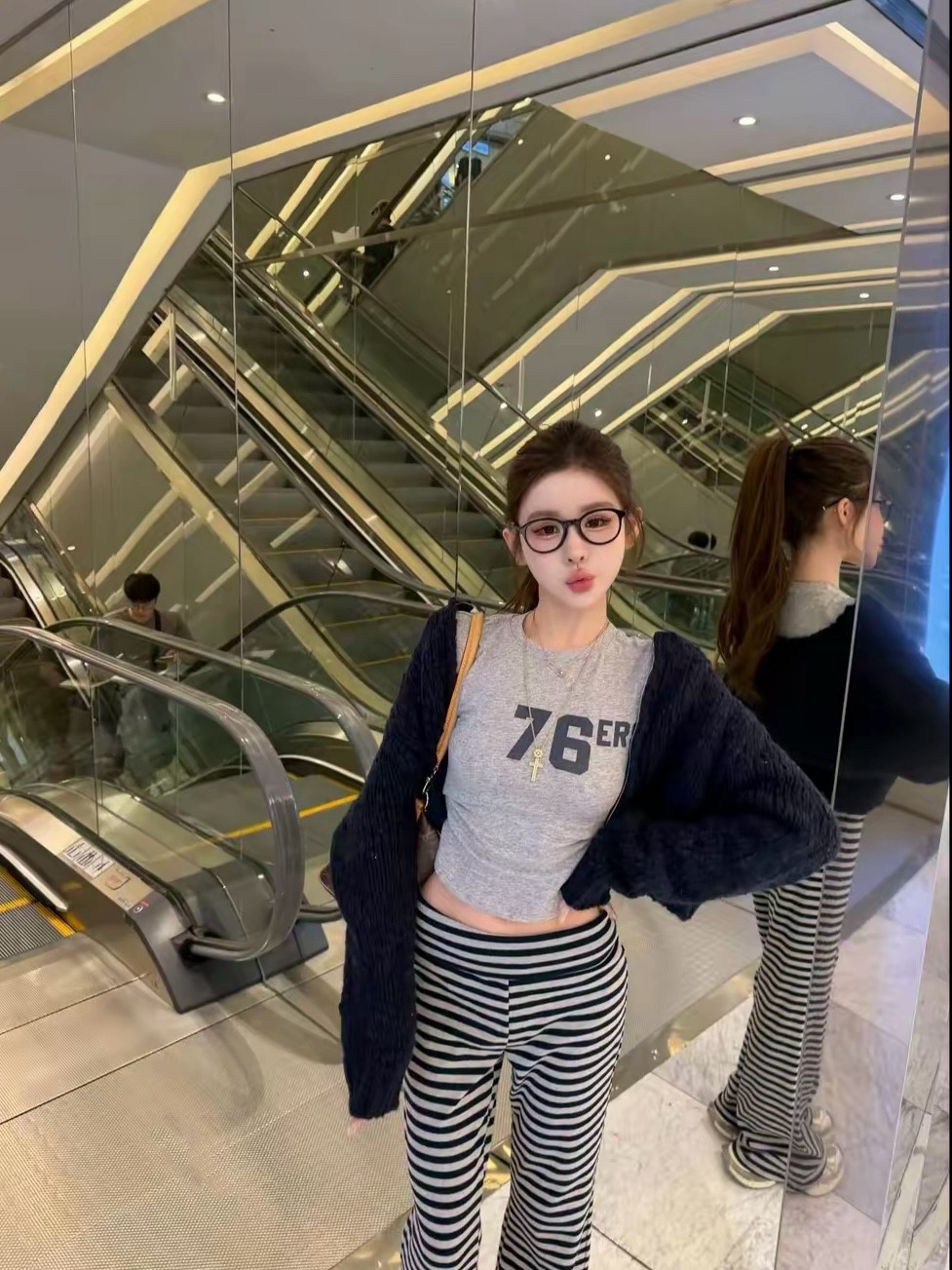 MIDO家 韩国东大门2026秋新款藏蓝色颗粒感仿手打毛衣开衫外套女