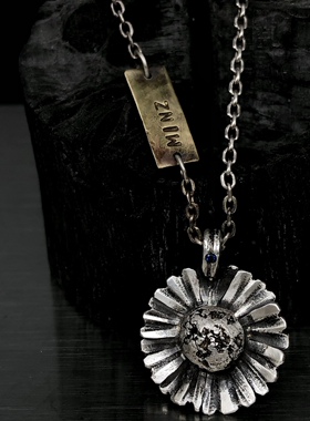 格桑花鸽血红镶嵌珠宝暗黑银饰