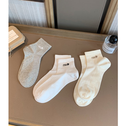 舒适透气字母刺绣网眼薄款短袜