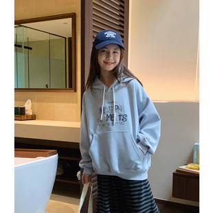 女大童韩版字母连帽卫衣2026秋季新款青少年浅蓝休闲帽衫学生上衣