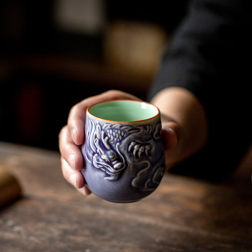 钧瓷浮雕祥龙杯祥瑞茶杯龙年功夫茶具手工陶瓷主人杯高档品茗杯礼