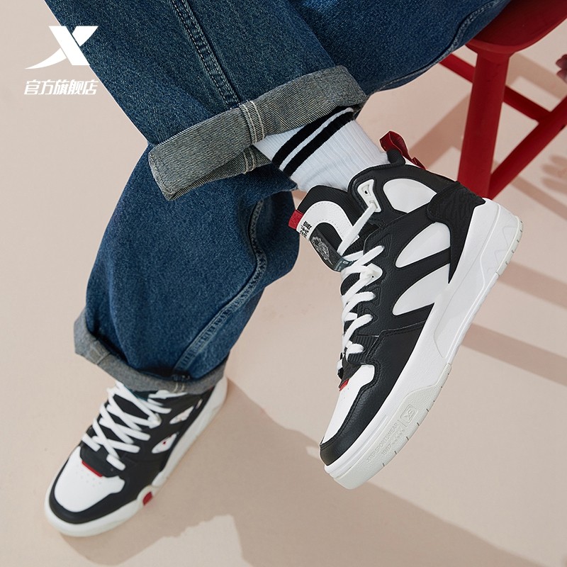 特步高帮板鞋女子革面保暖休闲鞋正品防滑百搭小白鞋滑板鞋女潮鞋