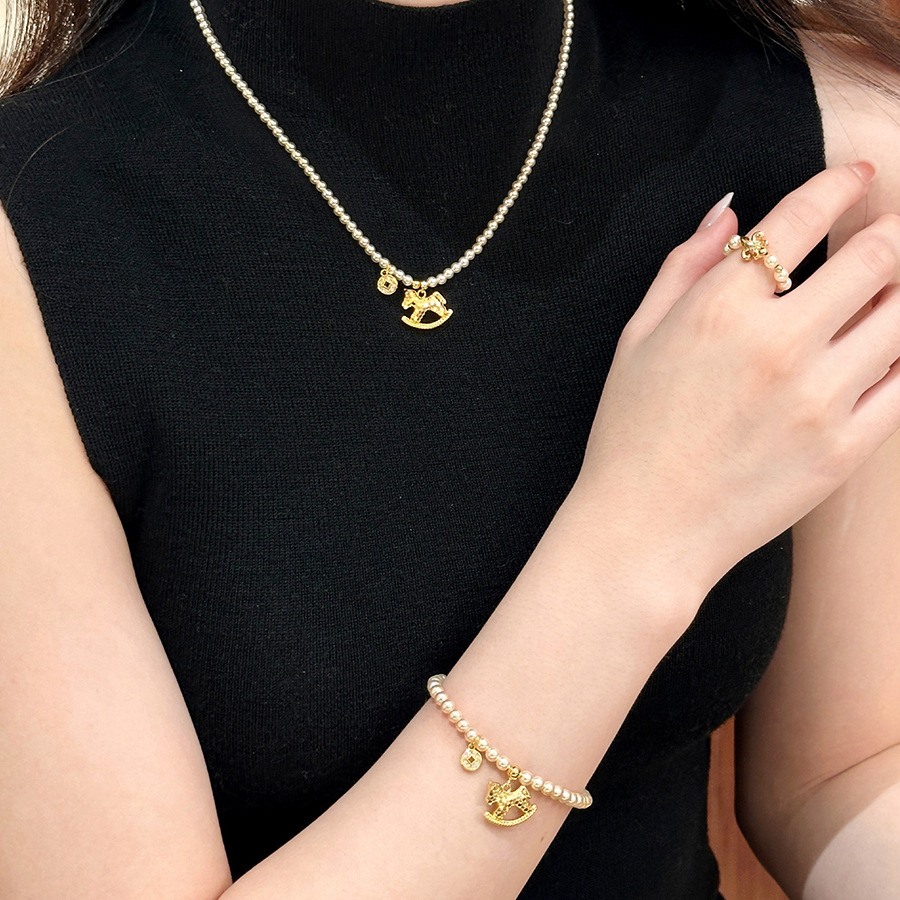 小马珍珠项链耳钉手链本命年气质首饰套装轻奢小众饰品女