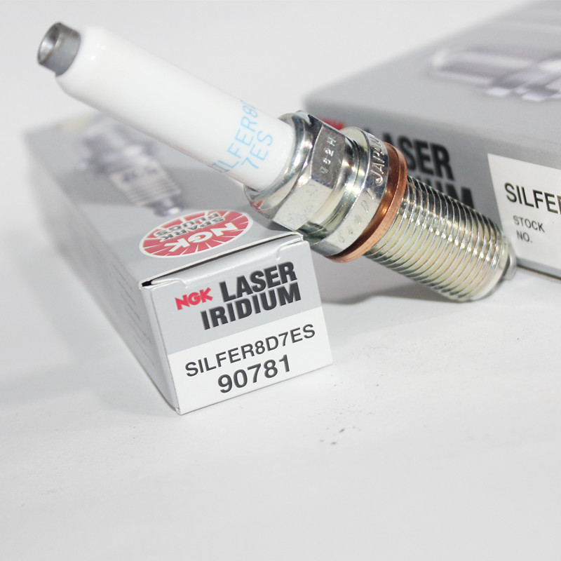 NGK高性能铱铂金火花塞SILFER8D7ES 90781适用三代EA888四代EA888