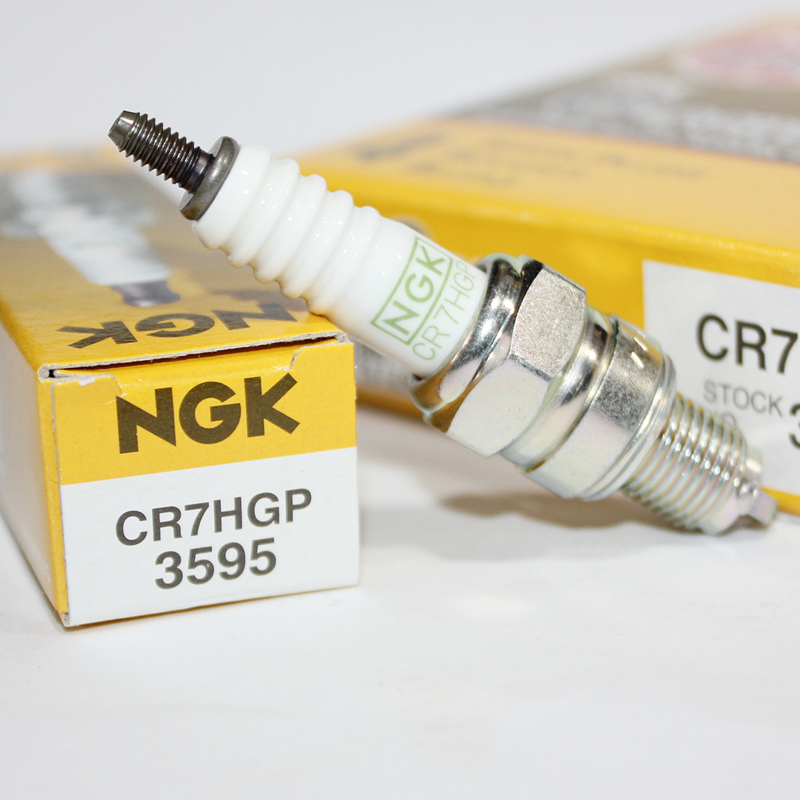 NGK铂金火花塞CR7HGP适用天剑CBT铃鹿巧格GY6鬼火丽鹰嘉陵coco 摩托车/装备/配件 摩托车火花塞 原图主图