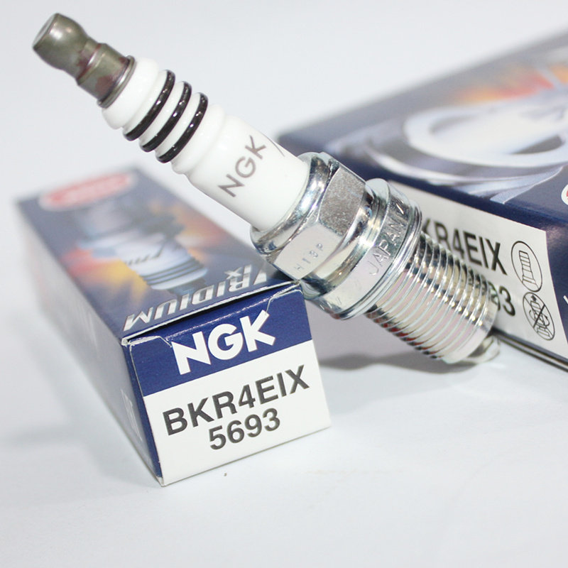 NGK铱金火花塞BKR4EIX适用于 慕尚6.8T V8发动机 对应 BKR4EVX