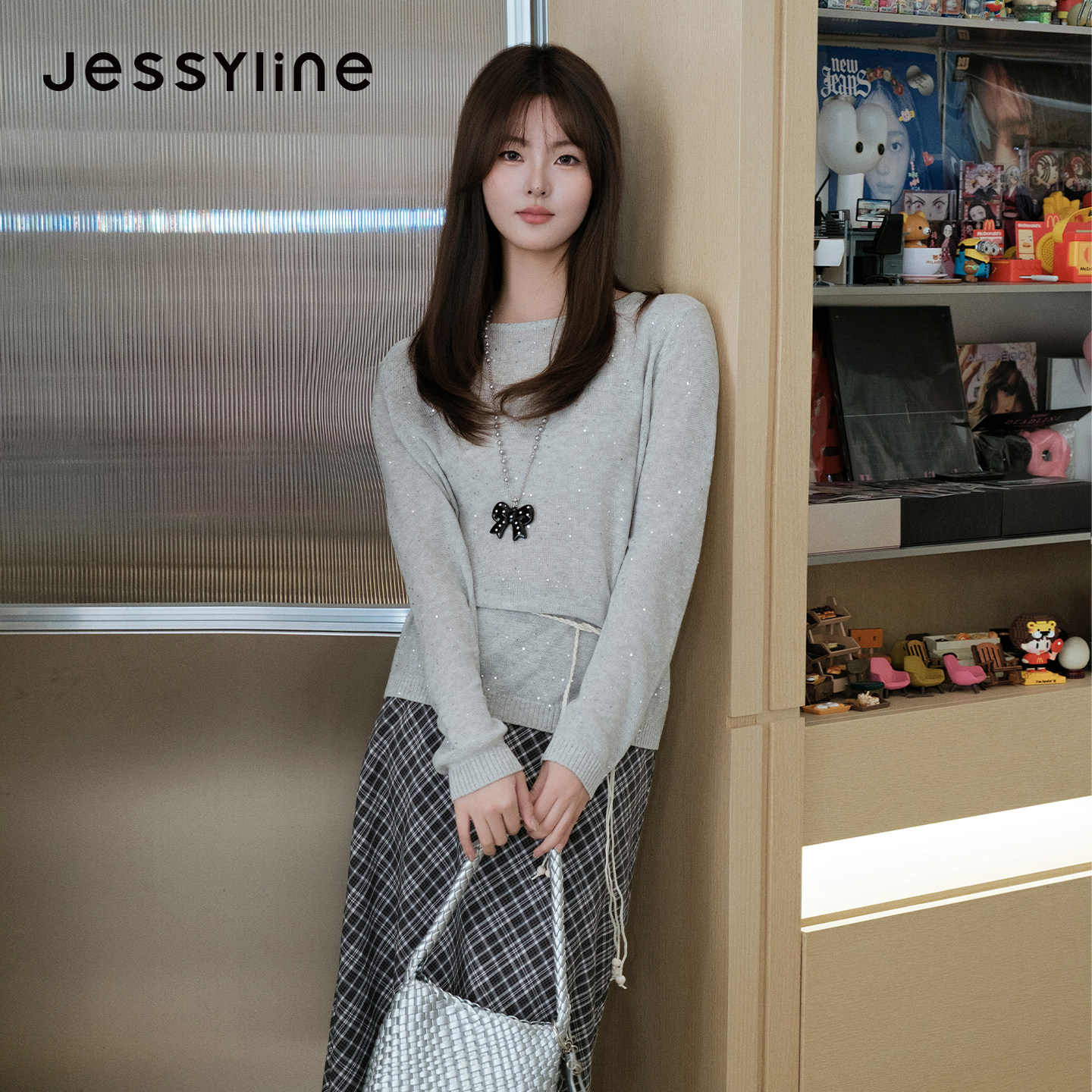 jessyline杰茜莱2026新款亮片针织衫女秋长袖宽松温柔慵懒风上衣