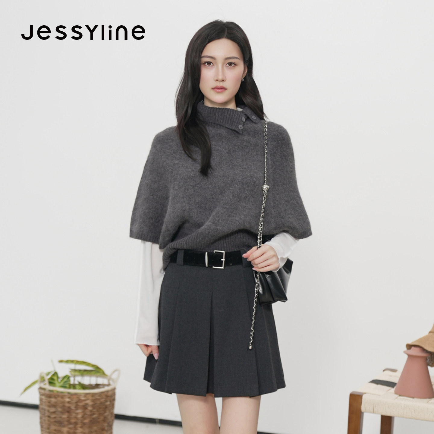 jessyline杰茜莱2026新款深灰色宽松斗篷毛衣女秋冬蝙蝠袖针织衫