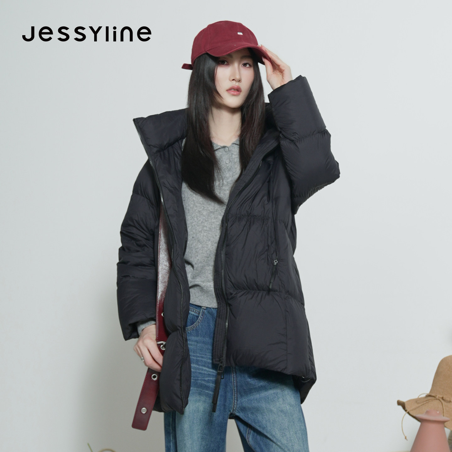 jessyline杰茜莱2026冬新款韩系极简连帽羽绒服女中长款保暖外套
