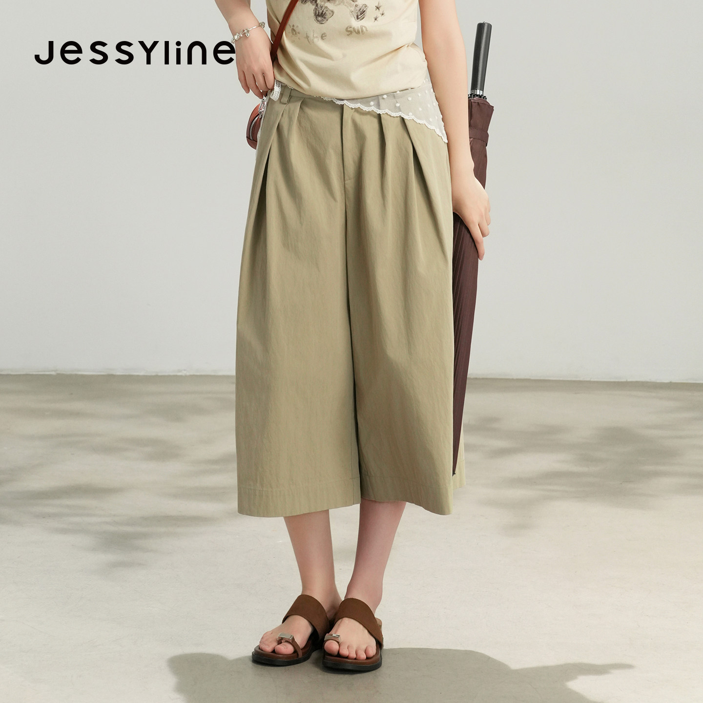 jessyline杰茜莱2026夏季新款卡其色宽松显瘦阔腿休闲裤女七分裤