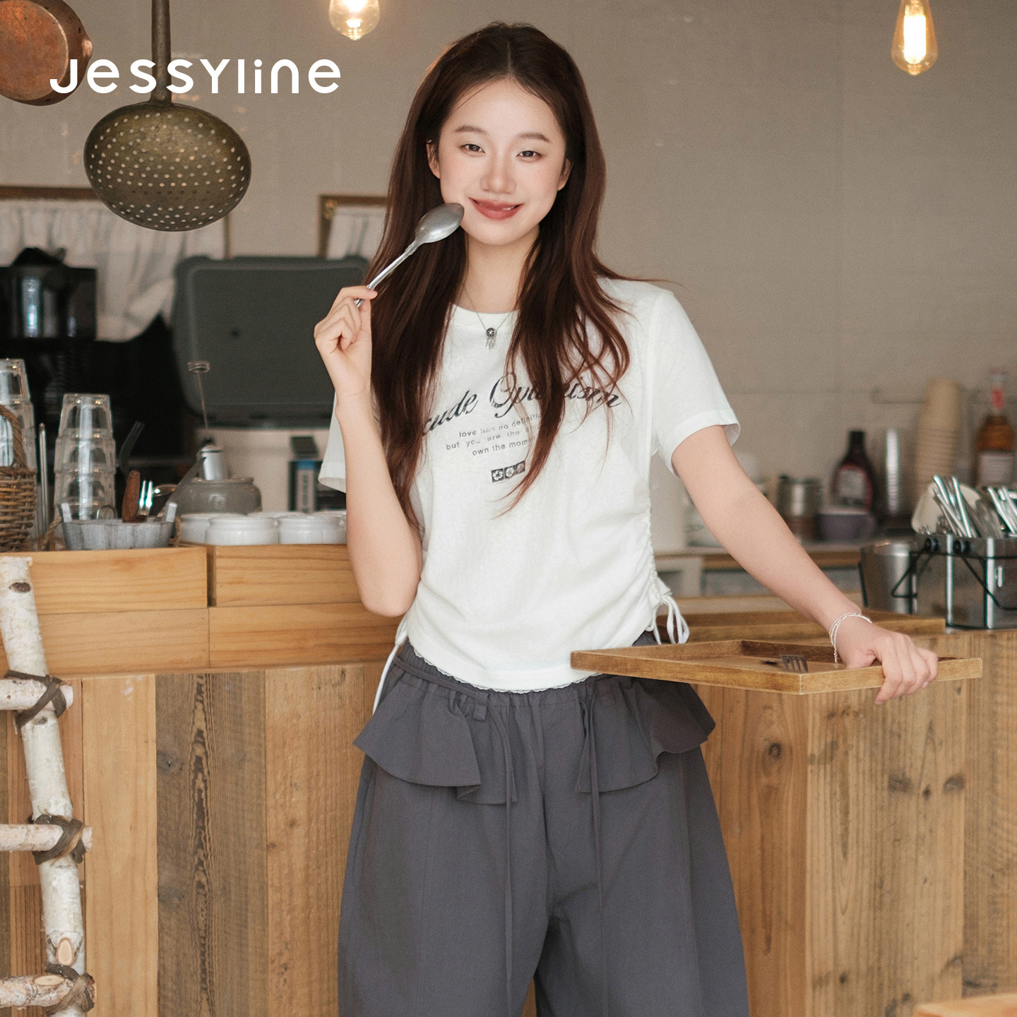 jessyline杰茜莱2026夏新款白色短袖款T恤女字母显瘦百搭休闲上衣