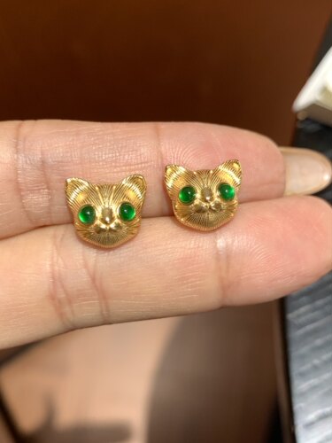 天然A货翡翠冰种辣绿色 复古拉丝猫咪耳钉女款925银耳饰