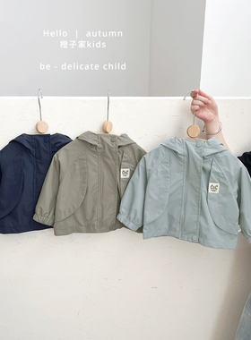 男宝宝春秋季工装连帽上衣婴幼儿潮范简约户外冲锋衣宝宝痞帅外套