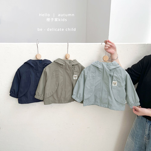 男宝宝春秋季工装连帽外出冲锋衣