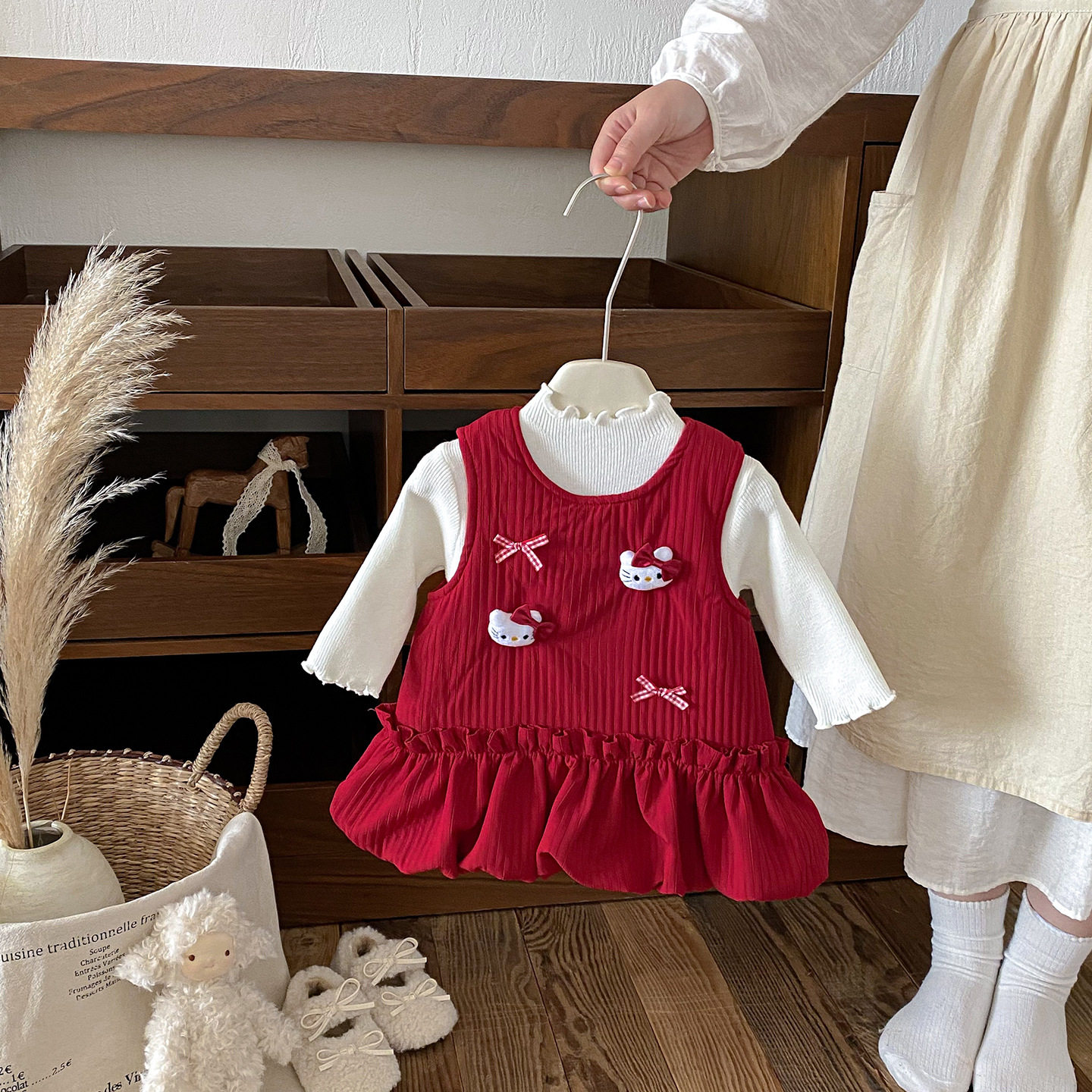 女童kitty猫拜年服喜庆背心裙